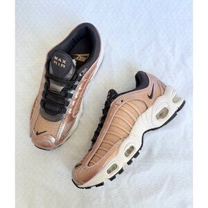 6 Women’s Nike Air Max Tailwind 4 CT1184 900 Metallic Red Bronze